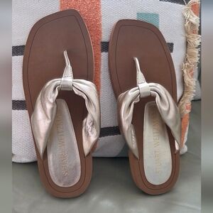 NEW Never Worn Stuart Weitzman Cassie Metallic Gold Leather Sandals US 7/7.5.